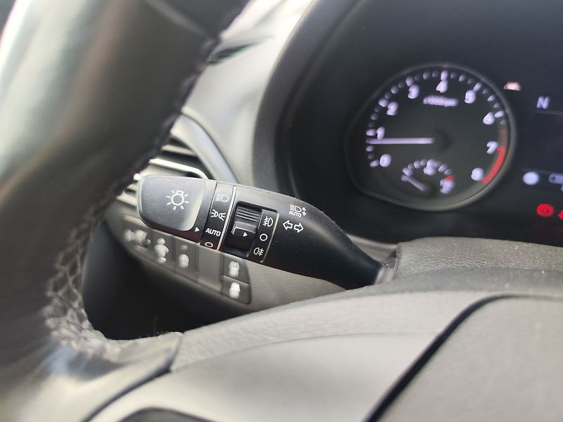 Hyundai i30 1.5 T-GDi117kw smart Navi - fotka 27 z 34
