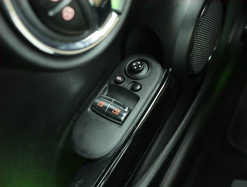 Mini Ostatní (2020) Cooper SE 32 kWh, SoH 96% - fotka 15 z 19