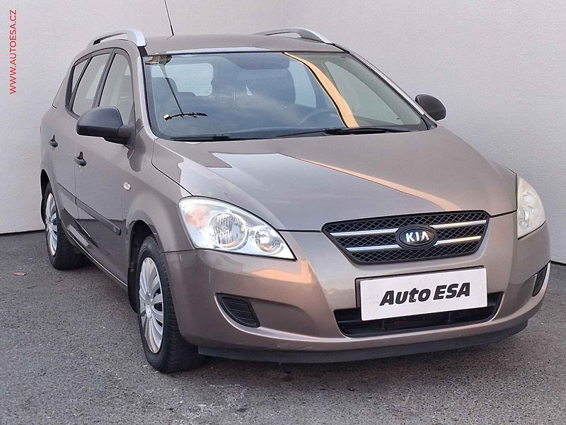 Kia Ceed (2009) 1.4CVVT, ČR, AC, tempo - fotografie inzerátu