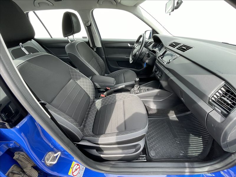 Škoda Fabia 1,0 TSI Combi Ambition Plus - fotka 18 z 24