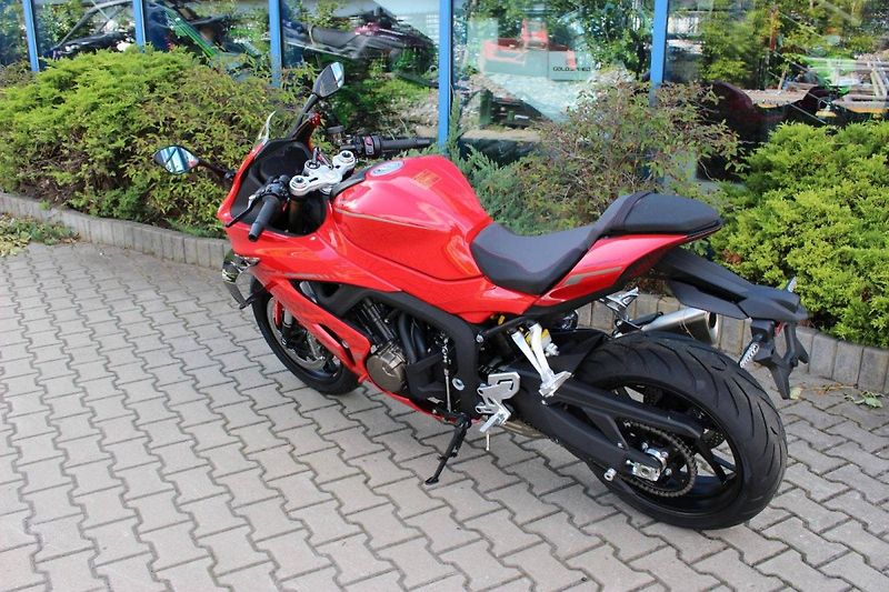 QJ Motor (2026) SRK 800 RR NOVINKA  MODEL  26 - fotka 11 z 13