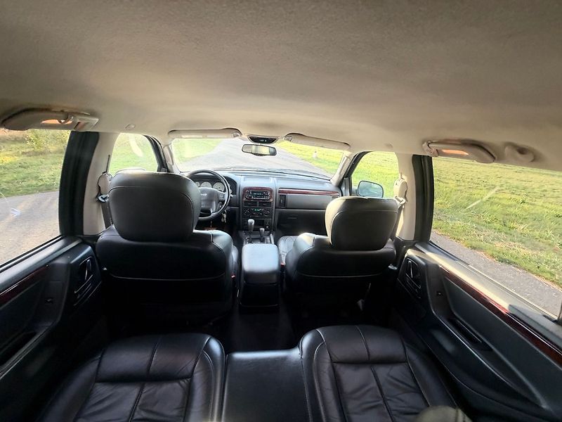 Jeep Grand Cherokee 2,7 CRDi 4X4 TZ -3360 Kg - fotka 14 z 18
