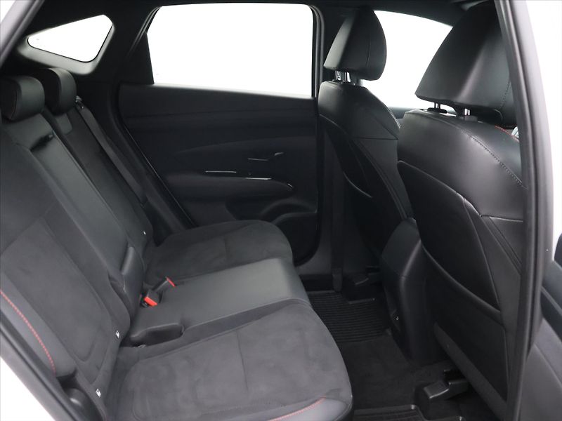 Hyundai Tucson 1,6 T-GDI MHEV 118kW N Line CZ - fotka 14 z 36