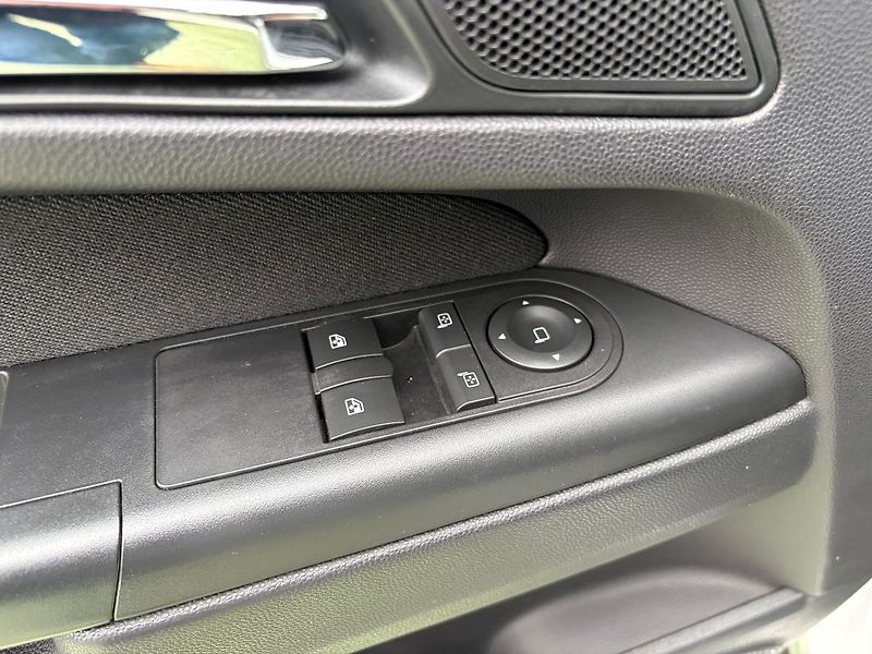 Opel Zafira 1.6, 110kW, 7Míst, CNG+BENZÍN - fotka 12 z 25