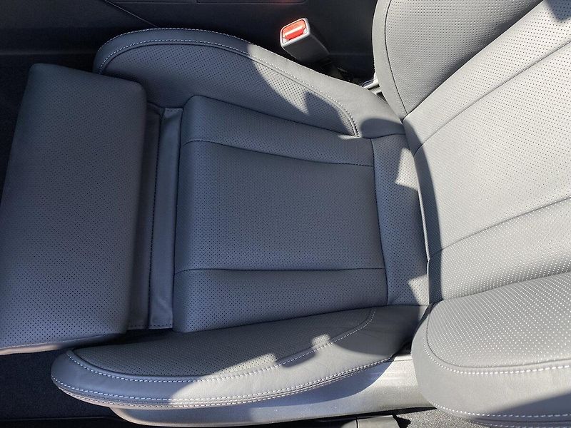 Subaru Outback (2025) 2.5i Touring MR25 černá Nappa  - fotka 8 z 18