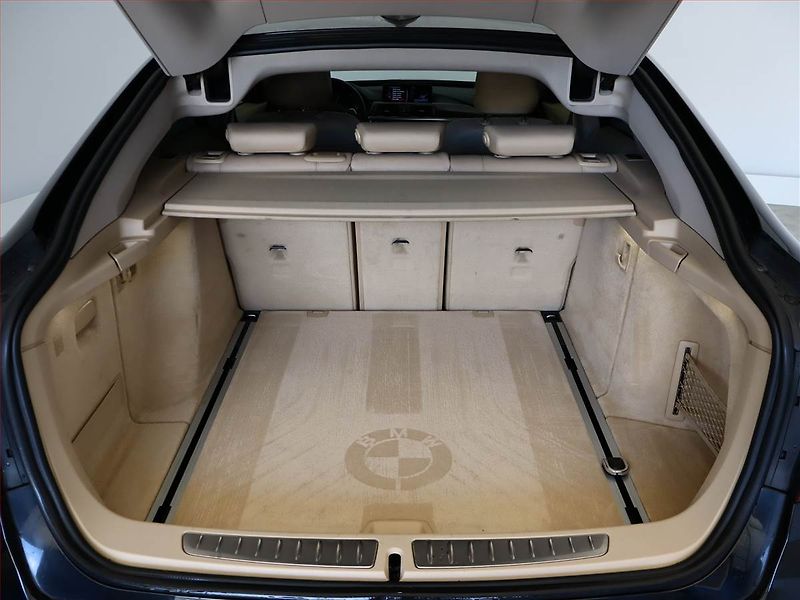 BMW Řada 3 (2014) 320d xDrive GT, 4X4, Automat - fotka 12 z 20