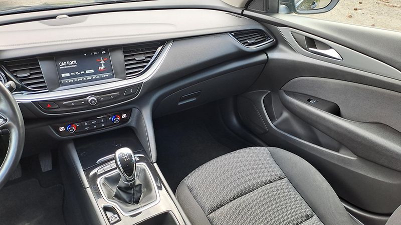 Opel Insignia 1.6 CDTI Edition Sport NAVI - fotka 16 z 29