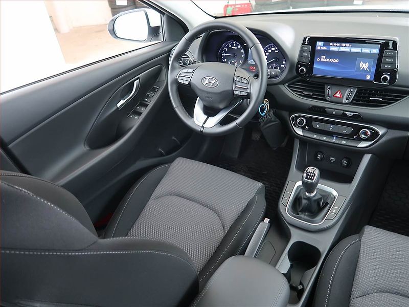 Hyundai i30 (2023) Komfort 1.0 T-GDI, ČR,1.maj - fotka 7 z 19