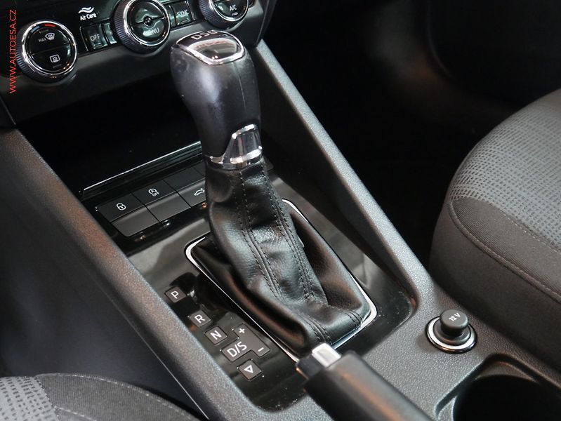 Škoda Octavia (2019) 2.0 TDI, 1.maj, DSG, navi - fotka 20 z 24