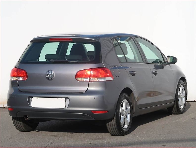 Volkswagen Golf (2012) Comfortline 1.6 TDI, Tempomat - fotka 5 z 17
