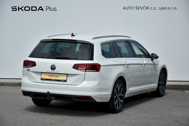 Volkswagen Passat (2021) BUSINESS 1.5 TSI 110kW - fotka 2 z 33