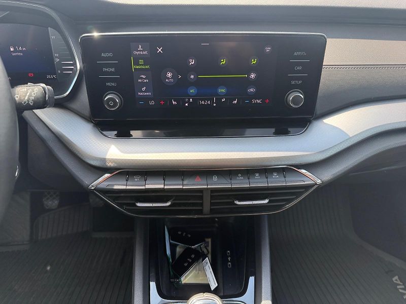 Škoda Octavia (2023) AMBITION 1.5TSI 110kW CZ DPH - fotka 10 z 11
