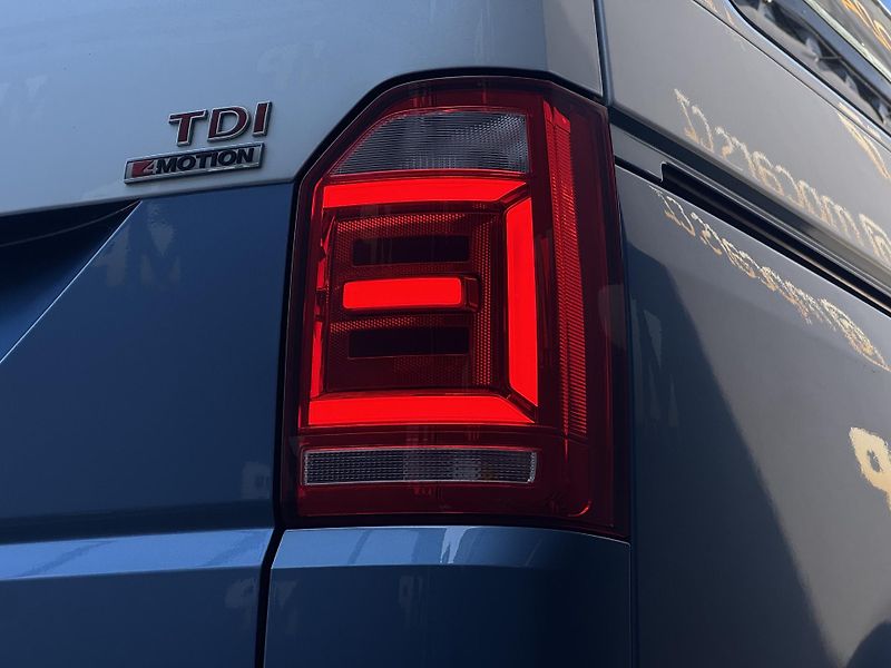 Volkswagen Multivan (2017) 2.0TDi DSG Highline RZV - fotka 46 z 54