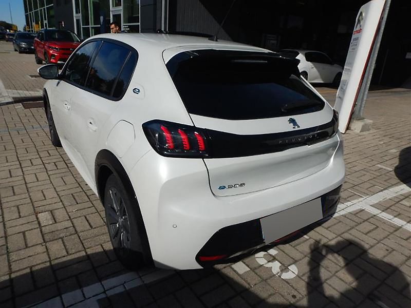 Peugeot 208 (2021) Allure Pack - fotka 3 z 8