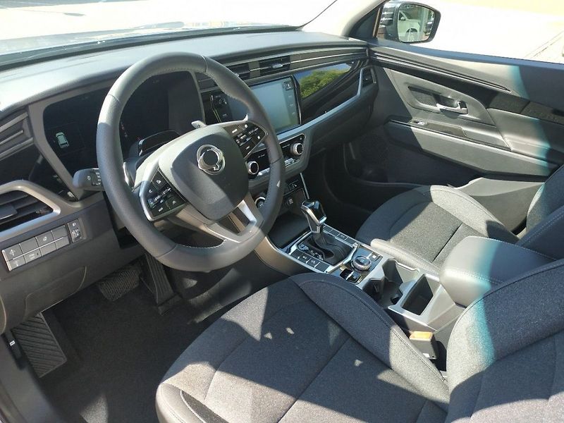 KGM Korando 1.5T, SMART,2WD, AT, SKLADEM - fotka 11 z 26