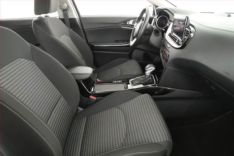 Kia Ceed (2022) 1.6 GDI plug-in - fotka 7 z 20