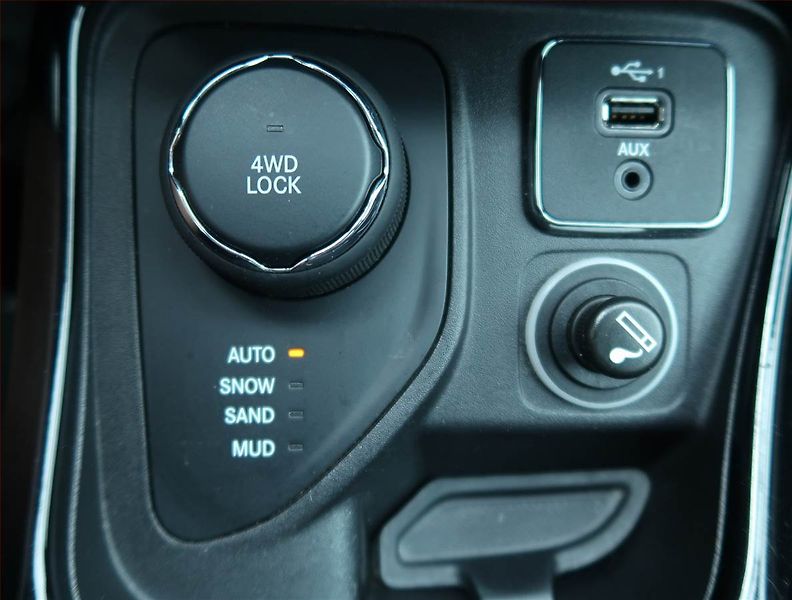 Jeep Compass (2019) 1.4 MultiAir, 4X4, Automat - fotka 20 z 21