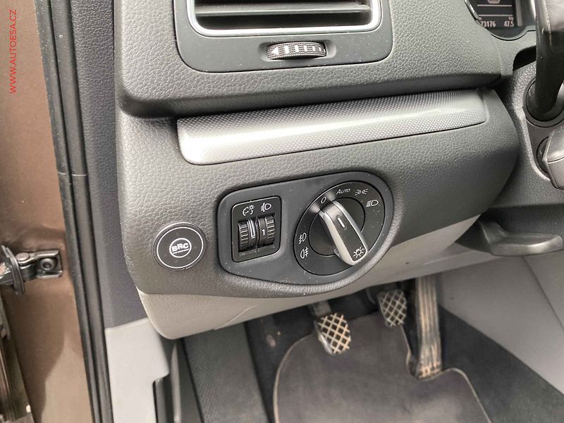 Volkswagen Sharan (2011) 1.4 TSI LPG, AC, TZ, výhřev - fotka 15 z 17