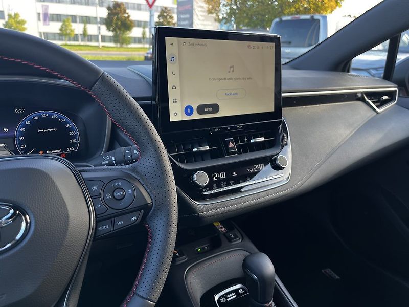 Toyota Corolla TS 2.0 Hybrid GR Sport - fotka 19 z 27