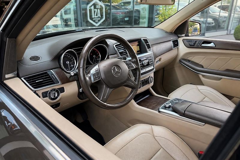Mercedes-Benz GL (2014) GL 350 Bluetec 4Matic - fotka 9 z 42