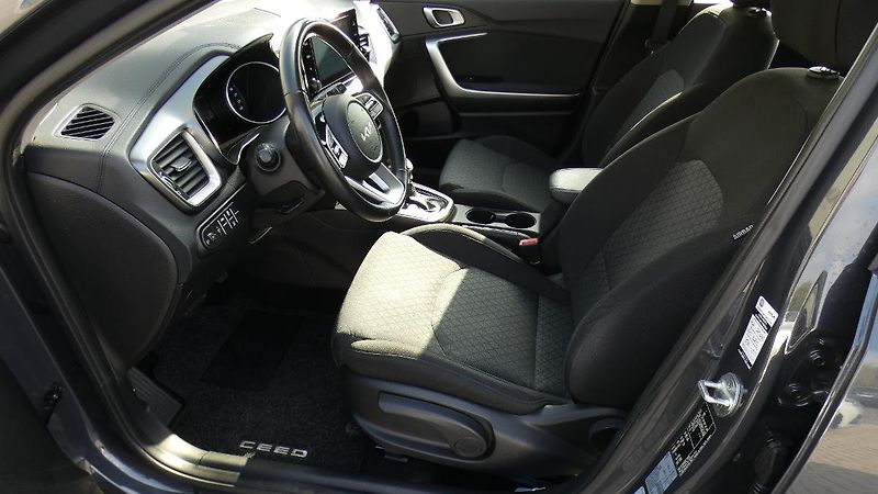 Kia Ceed SW 1.5 T-GDI SPIN 118kW DCT - fotka 18 z 22