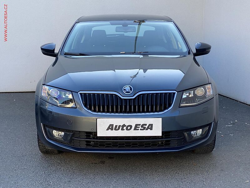Škoda Octavia (2014) 1.2 TSi, ČR, AC, park.čidla - fotka 2 z 16