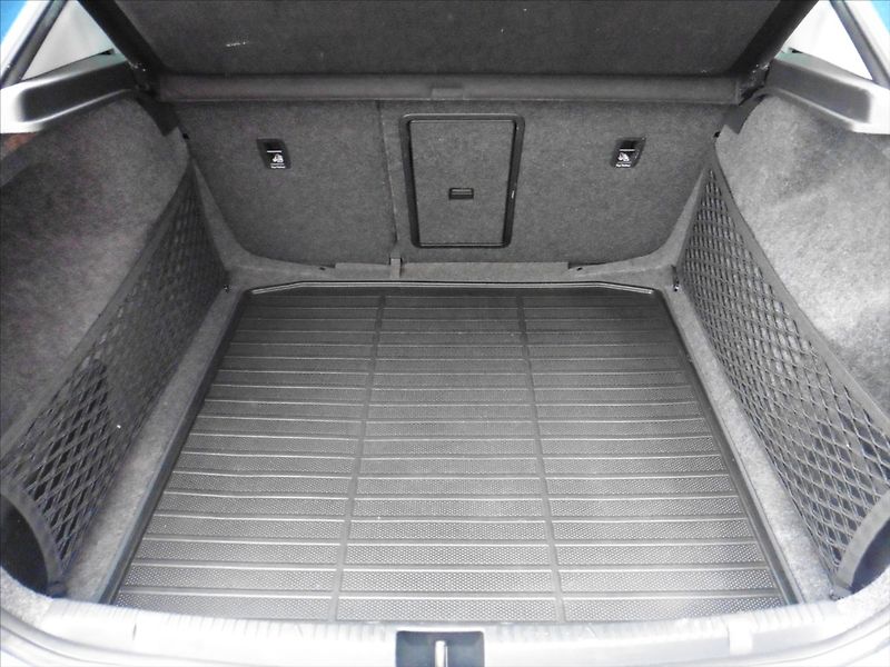 Škoda Rapid 1.2 TSi Elegance Navi 1.maj - fotka 15 z 15