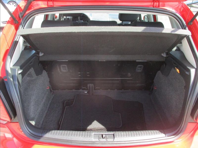 Volkswagen Polo 1,2 TSi, klima, serv. kniha, - fotka 13 z 37