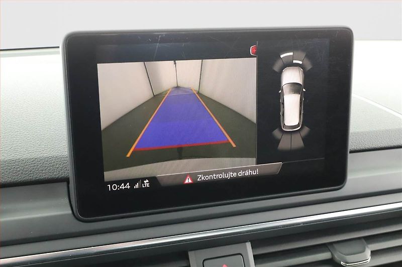 Audi A4 (2016) S-Line 2.0 TDI, Automat, Kůže - fotka 17 z 21