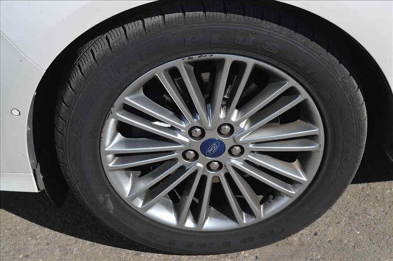 Ford S-MAX (2020) 2,0 D - fotka 9 z 25