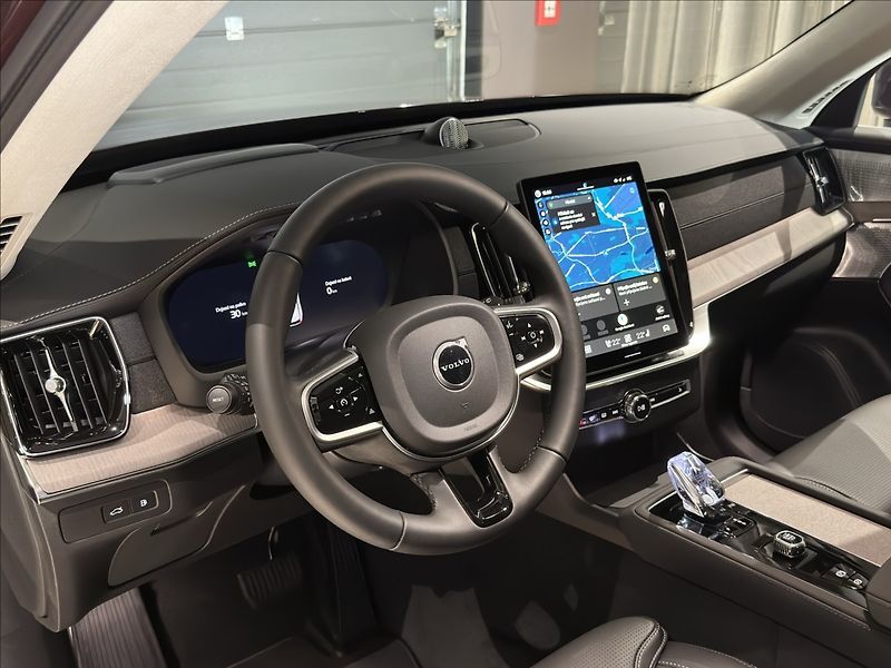 Volvo XC90 (2026) 2,0 T8  Ultra Bright - fotka 12 z 42