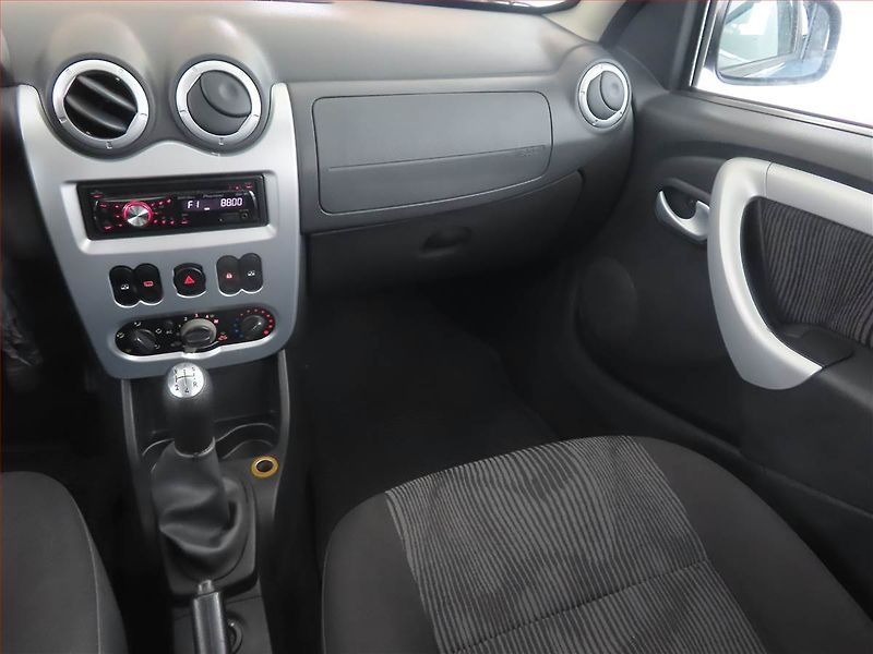 Dacia Sandero (2010) 1.4 MPI, po STK, Tažné - fotka 8 z 13