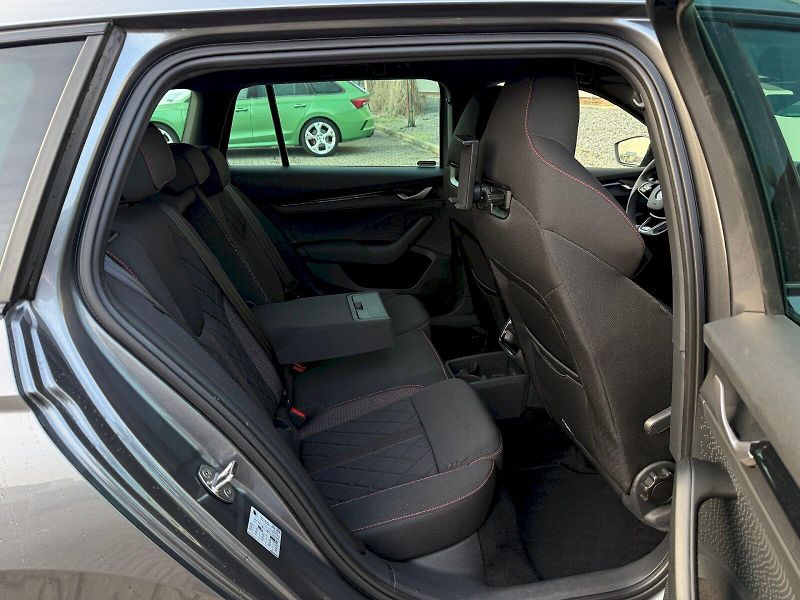Škoda Octavia (2024) Combi 2.0 TSI 195 kW DSG RS - fotka 24 z 25