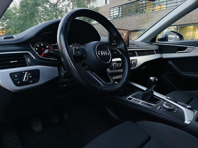Audi A4 1.4TFSI MAN 1MAJITEL TAŽNÉ LED - fotka 27 z 44