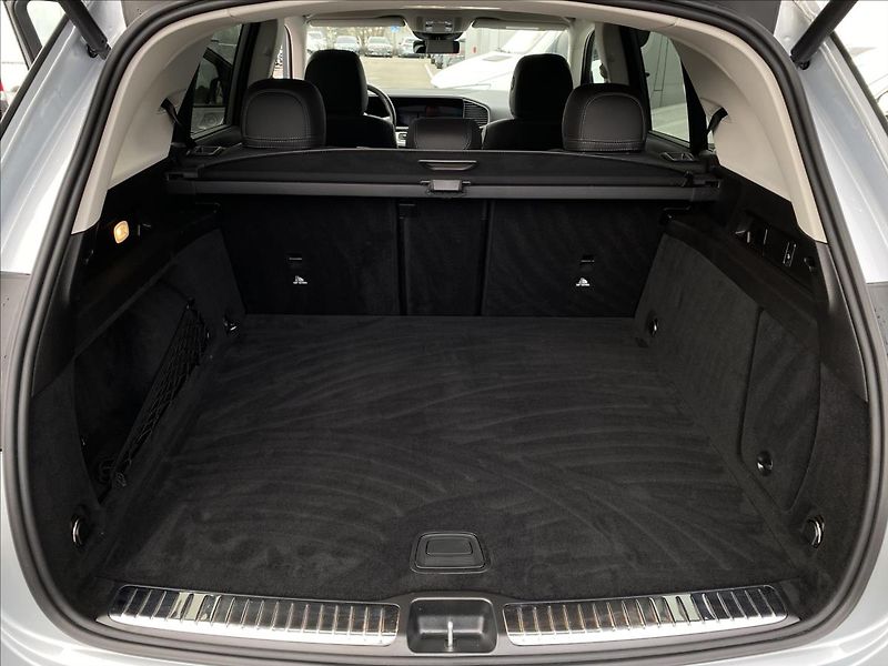 Mercedes-Benz GLE 300 d 4M AMG - fotka 27 z 29