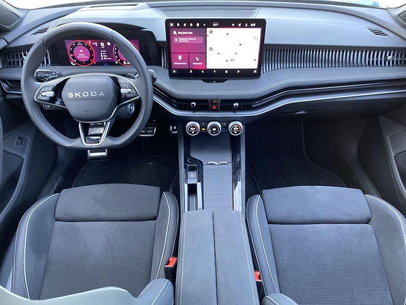 Škoda Superb (2025) Combi 2.0 TDI 4x4 DSG Sportlin - fotka 8 z 39