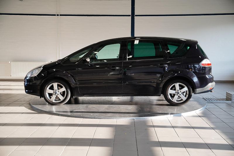 Ford S-MAX - fotka 3 z 21