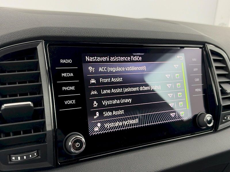 Škoda Karoq (2026) DSG 2.0 TDI 110 kW 4x4 Sportli - fotka 15 z 35
