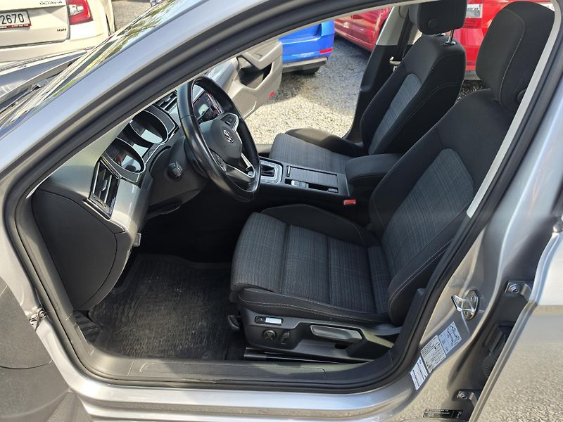 Volkswagen Passat 2.0 TDI DSG Led Masáže  - fotka 13 z 19