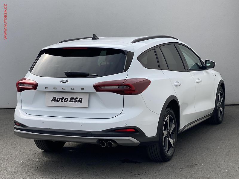 Ford Focus (2023) 1.5 EcoBoost, Active, AT, LED - fotka 4 z 19