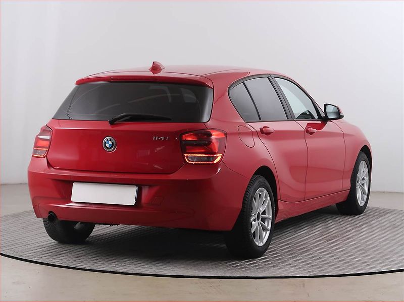 BMW Řada 1 (2014) 114i, Tempomat, Park. senzory - fotka 5 z 16