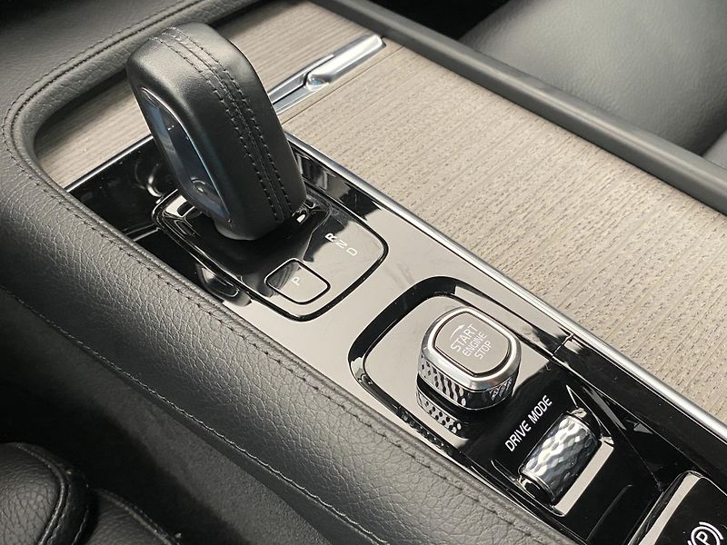 Volvo V90 CC B4 AWD MOMENTUM REZERVACE - fotka 28 z 53