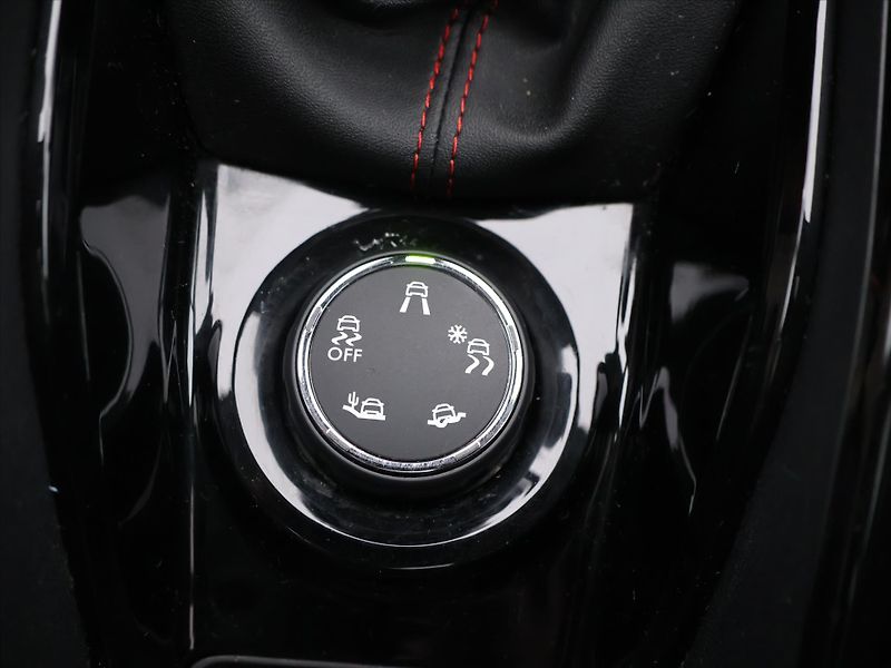 Peugeot 2008 1,2 PT 81KW GT-LINE Panorama - fotka 24 z 33