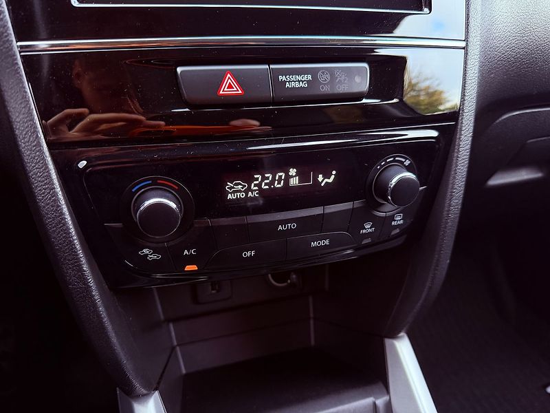 Suzuki Vitara 1.6 Comfort+, Serviska, Navi - fotka 20 z 29