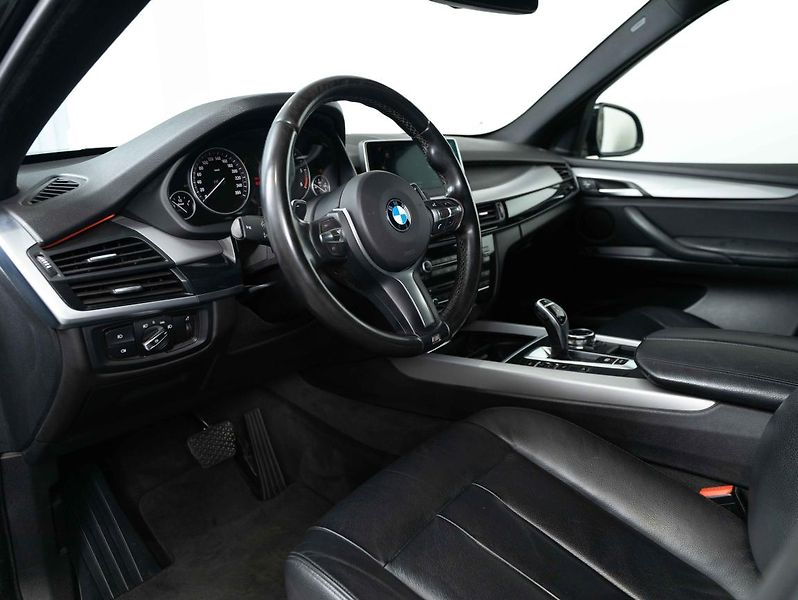 BMW X5 xDrive30d - fotka 11 z 23