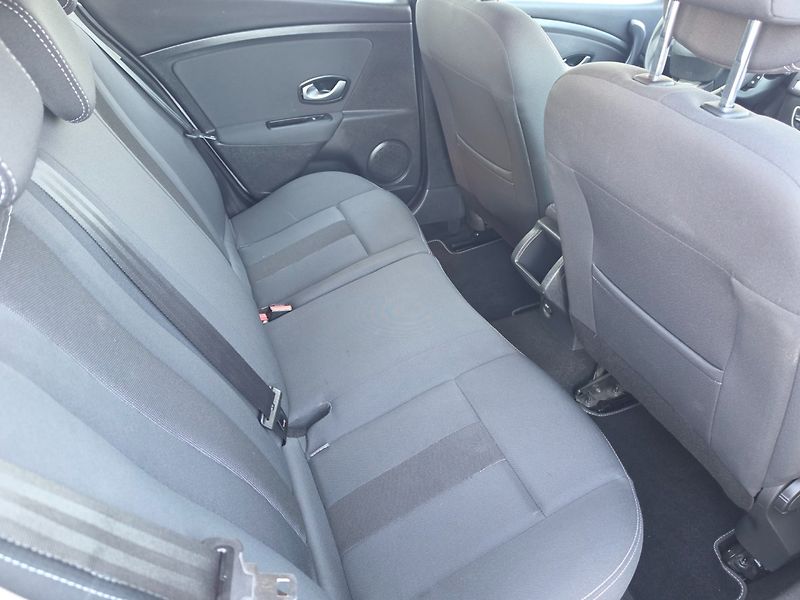 Renault Mégane (2009) 1.6 i Rozvody - fotka 16 z 27