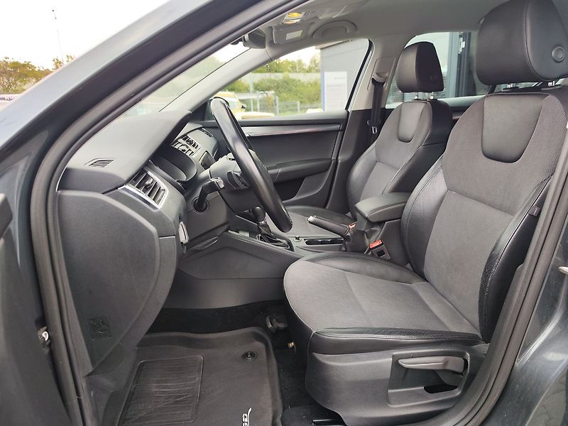 Škoda Octavia 2.0 TSI/140kW Style DSG - fotka 15 z 32