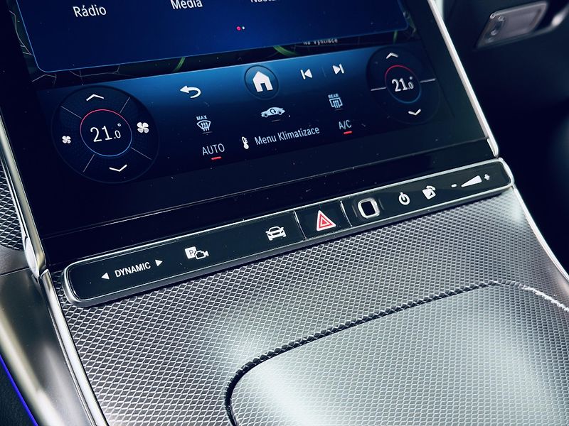 Mercedes-Benz CLE (2024) 300*AMG*4M*ZÁRUKA*CABRIO - fotka 27 z 41