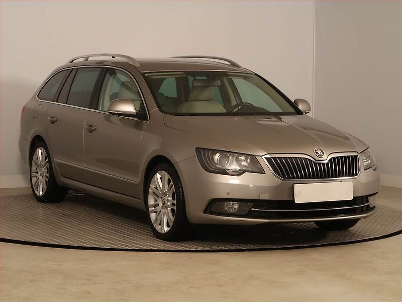Škoda Superb (2014) Elegance 2.0 TDI, Kůže, Navi - fotografie inzerátu