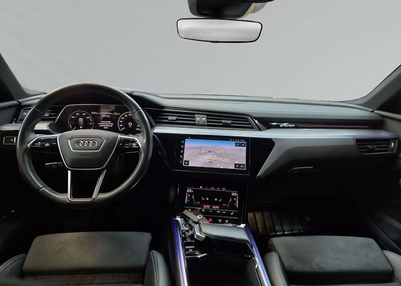 Audi Q8 e-tron 55 Q S-Line 360k Pano Tažné - fotka 5 z 9